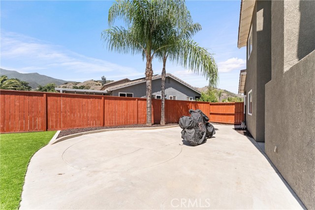 8798 Crest View Drive, Corona CA: https://media.crmls.org/medias/bcfbcb72-fa36-4a6d-8051-6dcb0fe83e58.jpg
