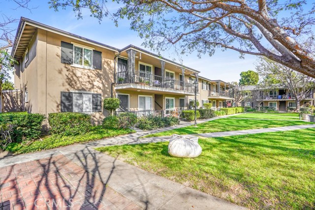 Detail Gallery Image 7 of 11 For 660 S Glassell #36,  Orange,  CA 92866 - 2 Beds | 1 Baths