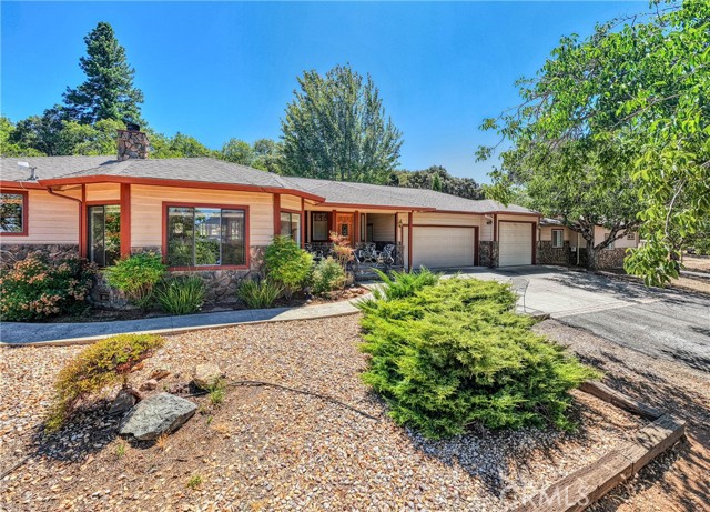 Detail Gallery Image 5 of 74 For 8700 Red Hills Rd, Kelseyville,  CA 95451 - 5 Beds | 3 Baths