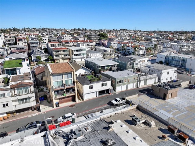 1025 Manhattan Avenue, Hermosa Beach, California 90254, 4 Bedrooms Bedrooms, ,4 BathroomsBathrooms,Residential,Sold,Manhattan,SB24033002