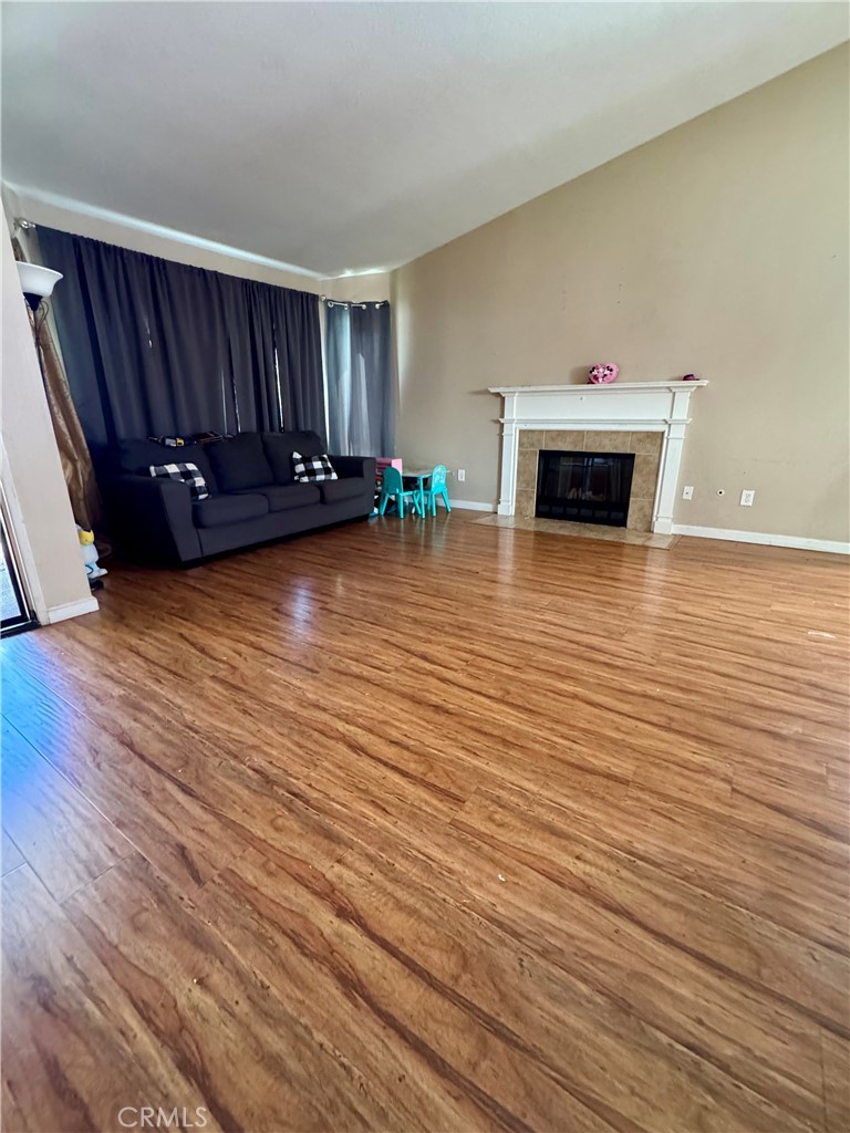 https://media.crmls.org/medias/bcff0824-6777-41b4-928b-cf851ce6ae22.jpg?preset=X-Large