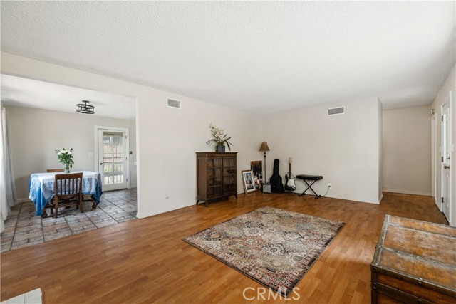 9861 E Lemon Avenue, Arcadia CA: https://media.crmls.org/medias/bcff0d7a-1936-455b-9b05-659a71f093f1.jpg