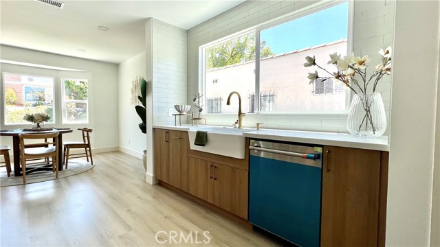 Detail Gallery Image 13 of 33 For 1827 S Burnside Ave, Los Angeles,  CA 90019 - 3 Beds | 2 Baths