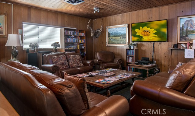 Detail Gallery Image 18 of 47 For 61 Saddleback Rd, Tustin,  CA 92780 - 3 Beds | 2 Baths