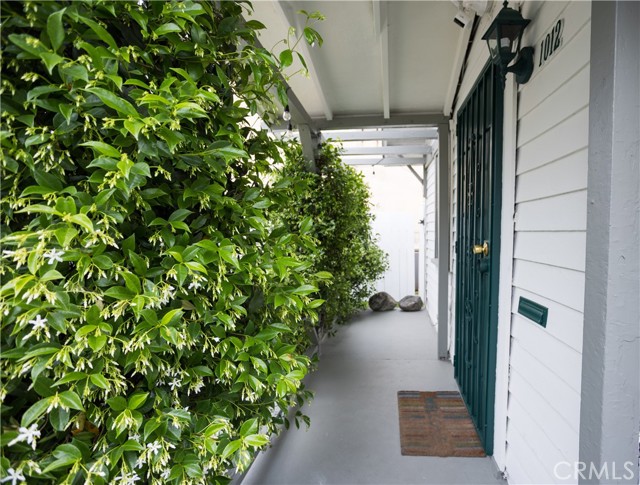 1012 Temple Ave, Long Beach CA: https://media.crmls.org/medias/bd01be44-2067-481b-86c9-3bd5273b79d4.jpg