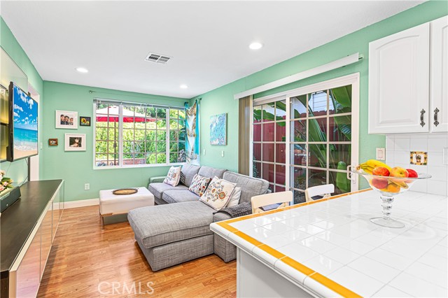 Detail Gallery Image 14 of 57 For 5101 Chateau, Irvine,  CA 92604 - 4 Beds | 3/1 Baths