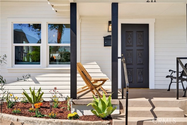 Detail Gallery Image 7 of 37 For 211 N Resh, Anaheim,  CA 92805 - 3 Beds | 3 Baths