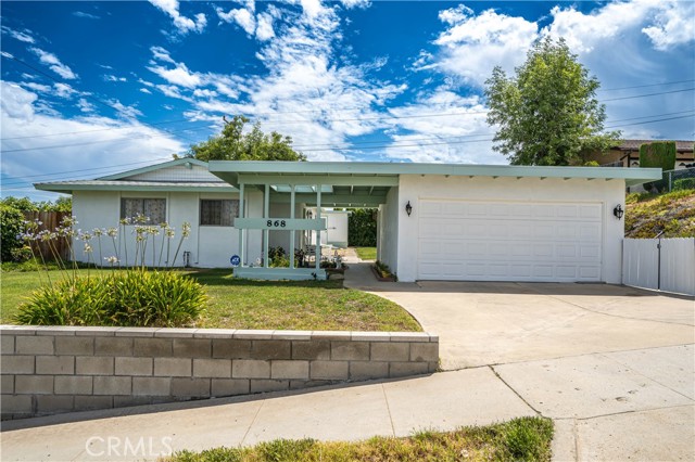 868 Moffatt Circle photo 1