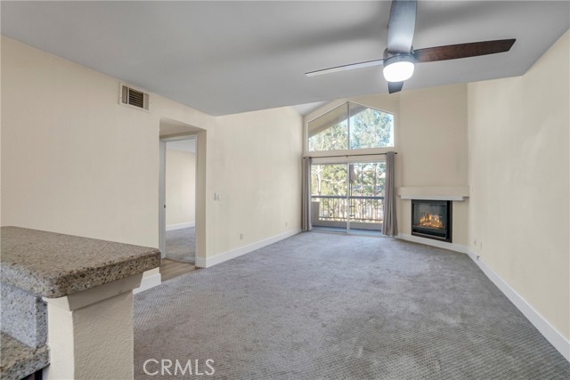 Detail Gallery Image 4 of 20 For 21500 Burbank #310,  Woodland Hills,  CA 91367 - 2 Beds | 2 Baths