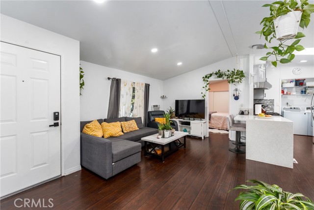 Detail Gallery Image 9 of 26 For 12560 Haster St #233,  Garden Grove,  CA 92840 - 3 Beds | 2 Baths