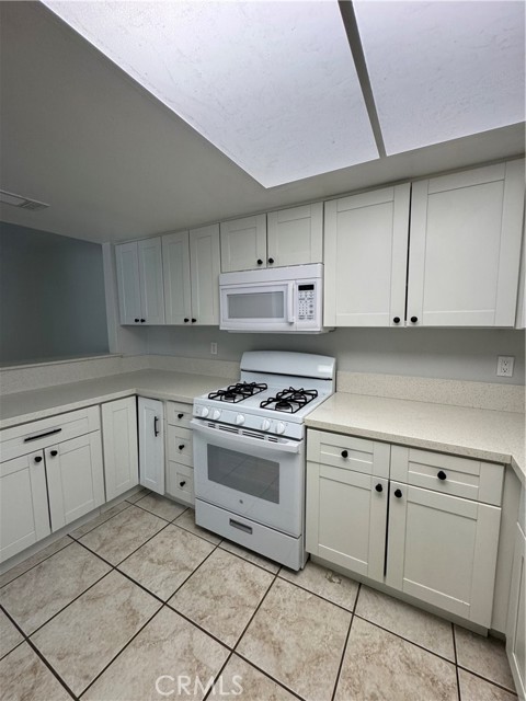 Detail Gallery Image 6 of 37 For 68711 Cedar Rd, Cathedral City,  CA 92234 - 3 Beds | 2 Baths