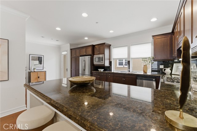 Detail Gallery Image 3 of 58 For 1800 Oak Street #613,  Torrance,  CA 90501 - 3 Beds | 2/1 Baths