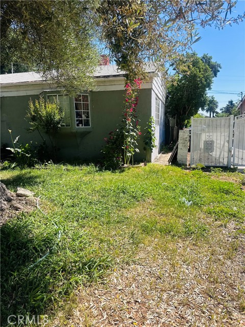 Detail Gallery Image 3 of 8 For 1196 N Hamilton Bld, Pomona,  CA 91768 - 3 Beds | 2 Baths