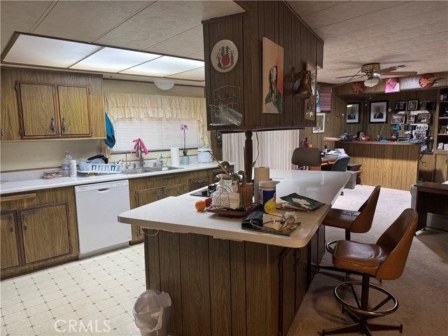11250 Beach Boulevard, Stanton CA: https://media.crmls.org/medias/bd05fb22-32e9-45c0-9589-0b81164496b1.jpg