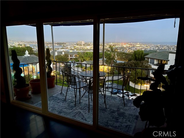 102 Scholz, Newport Beach CA: https://media.crmls.org/medias/bd0644c1-3d39-4407-af98-430cd5eb165f.jpg