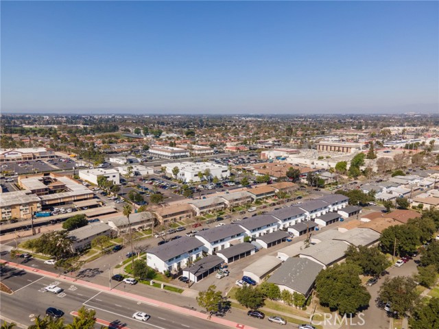 2809 S Baker Street, Santa Ana CA: https://media.crmls.org/medias/bd065d8e-332b-4a98-a31c-23dbe7164a69.jpg