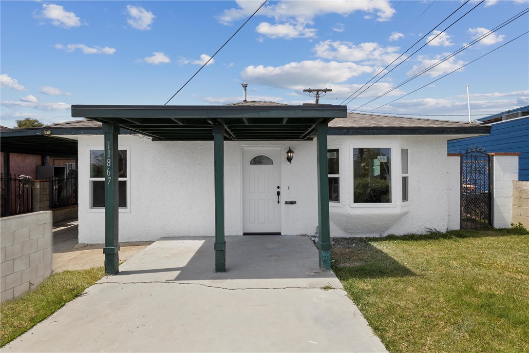 11867 S San Pedro St, Los Angeles, CA 90061