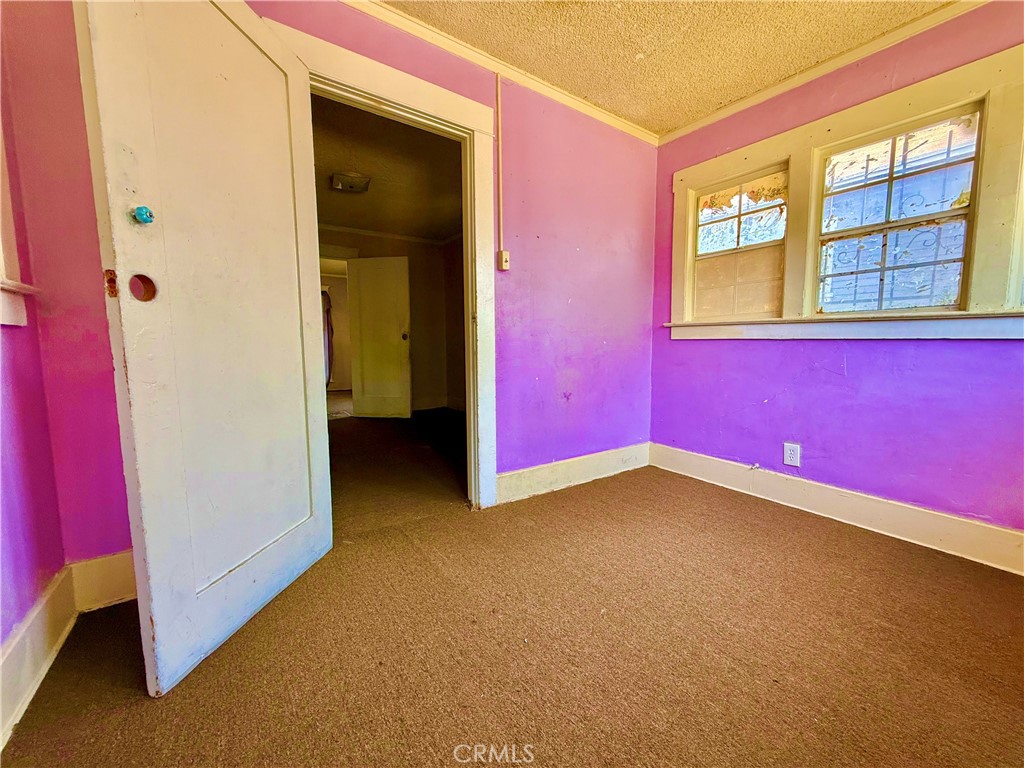 https://media.crmls.org/medias/bd07e21a-2397-49af-aa1f-2d42465ac058.jpg?preset=X-Large