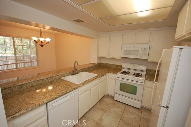 Detail Gallery Image 10 of 12 For 89 Greenfield #64,  Irvine,  CA 92614 - 2 Beds | 1 Baths