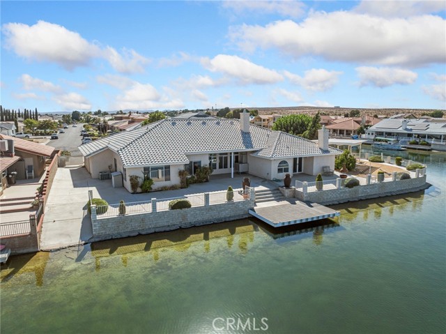 14526 Galleon Lane, Helendale CA: https://media.crmls.org/medias/bd0a4bf7-e923-446f-809f-88cc1599ef39.jpg