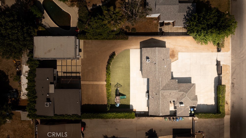 https://media.crmls.org/medias/bd0b3654-2d16-4cb5-ac82-11a3943037f8.jpg?preset=X-Large