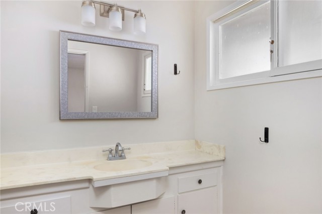 Detail Gallery Image 11 of 23 For 614 E Hoover Ave, Orange,  CA 92867 - 4 Beds | 2 Baths