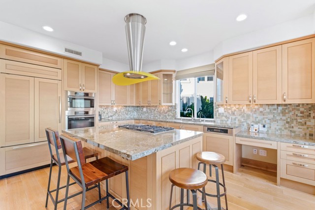 5 Sea View Lane, Newport Coast CA: https://media.crmls.org/medias/bd0bead9-e908-4d33-b096-35d0033d18c2.jpg