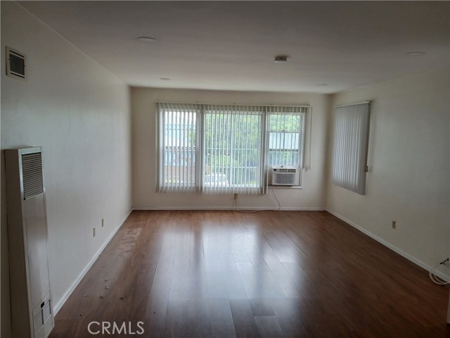 10031 Wiley Burke Avenue, Downey CA: https://media.crmls.org/medias/bd0beb20-69e4-4fff-b559-15a03d71ec34.jpg