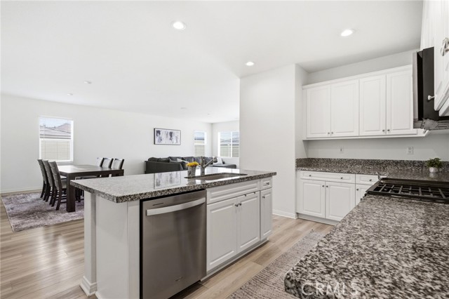 Detail Gallery Image 9 of 25 For 29068 Golden Sunset, Winchester,  CA 92596 - 4 Beds | 2 Baths