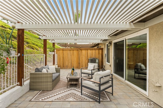 Image 29 of 63 For 28871 Oakview