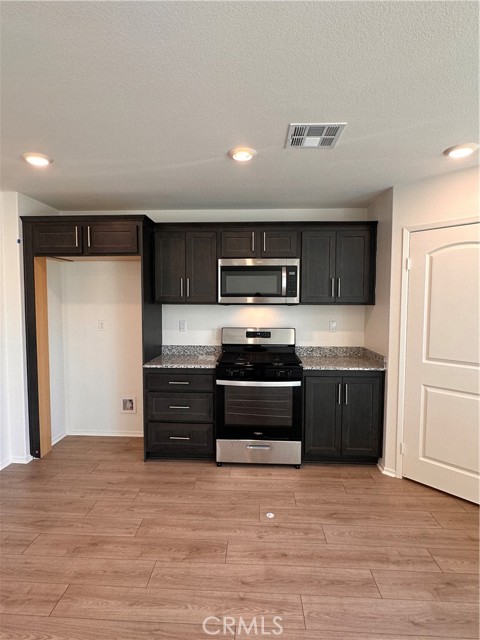 Detail Gallery Image 5 of 26 For 14039 Starlene St, Moreno Valley,  CA 92555 - 3 Beds | 2/1 Baths