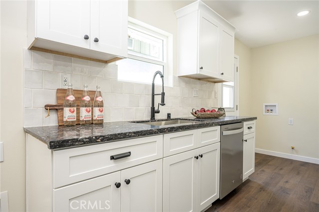 4548 Jade Street, Los Angeles CA: https://media.crmls.org/medias/bd0d309b-fa32-441c-a2d3-0fe2b08636fd.jpg