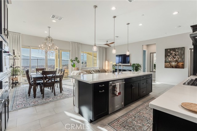 Detail Gallery Image 9 of 69 For 24159 Evesong, Corona,  CA 92883 - 3 Beds | 2 Baths