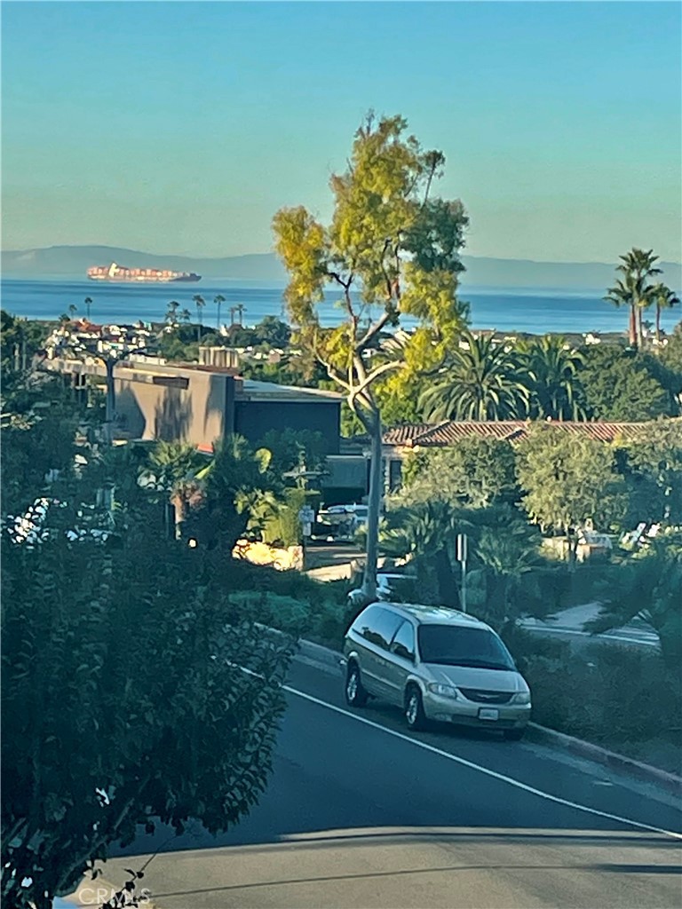 https://media.crmls.org/medias/bd0dcb28-1fd2-49bb-bcf6-b21faac0f37c.jpg?preset=X-Large
