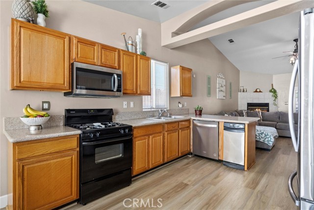231 Sunny Meadow Drive, Bakersfield CA: https://media.crmls.org/medias/bd0e481a-cf3b-494a-8688-d1118f2dbed4.jpg
