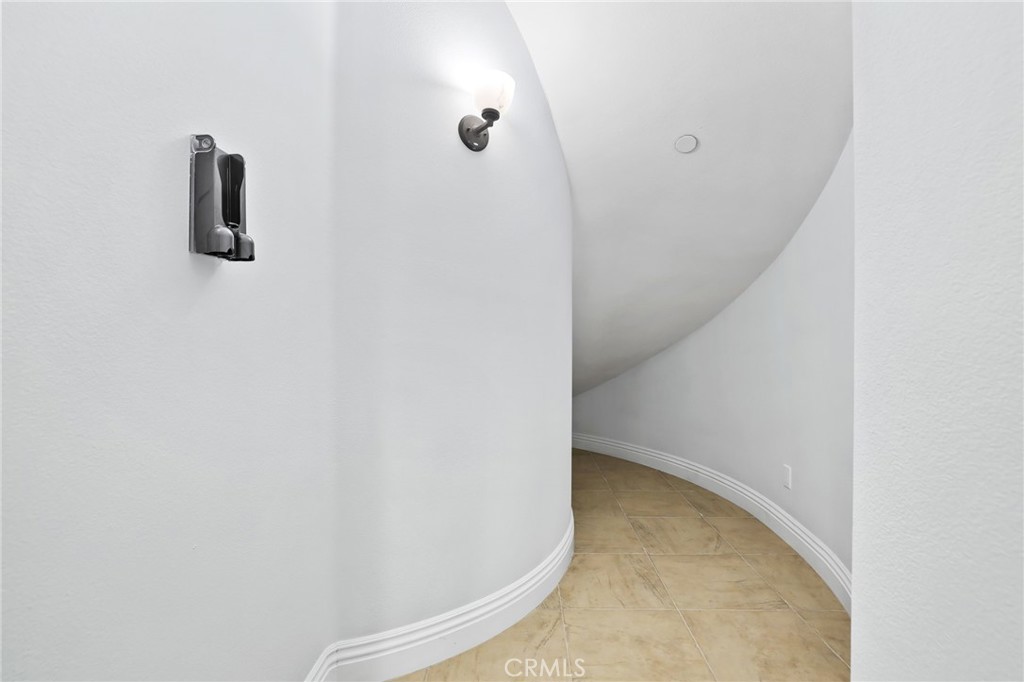 MLS #OC25219998 image #33