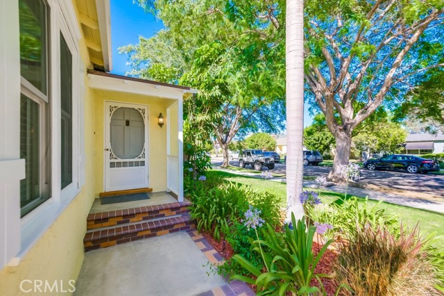 Detail Gallery Image 2 of 36 For 3535 Gardenia Ave, Long Beach,  CA 90807 - 2 Beds | 2 Baths