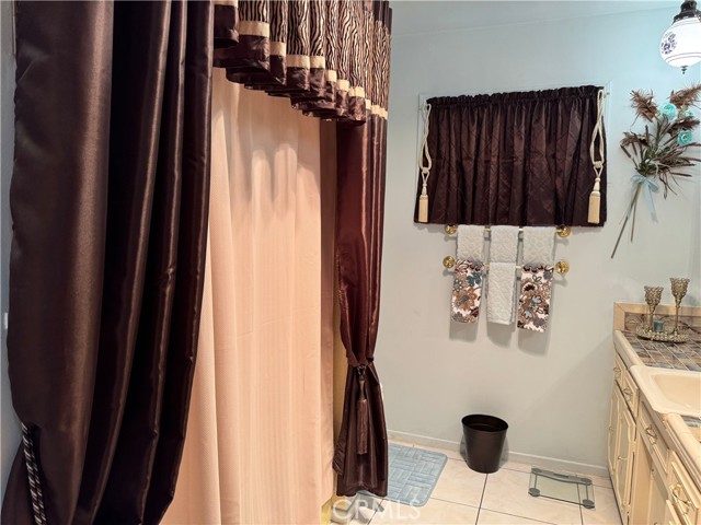 2064 E Campus Way, Hemet CA: https://media.crmls.org/medias/bd0ef662-4c95-4764-a31b-fcfac40e1df0.jpg
