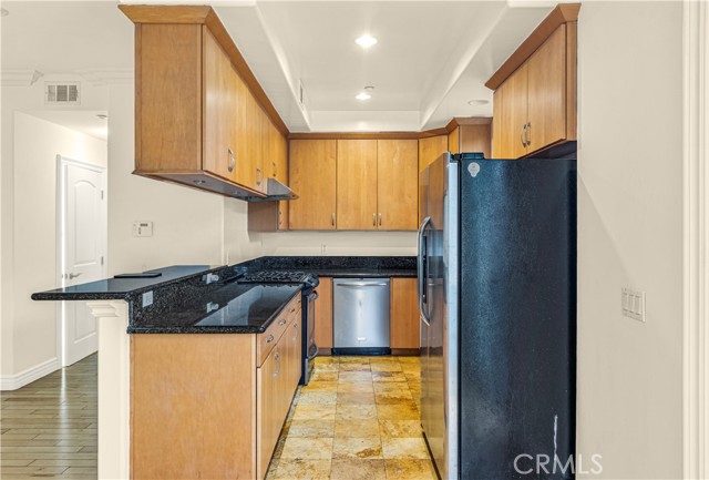66 N Allen Avenue, Pasadena CA: https://media.crmls.org/medias/bd0feeb3-5a54-4c9b-b70f-df6096025879.jpg