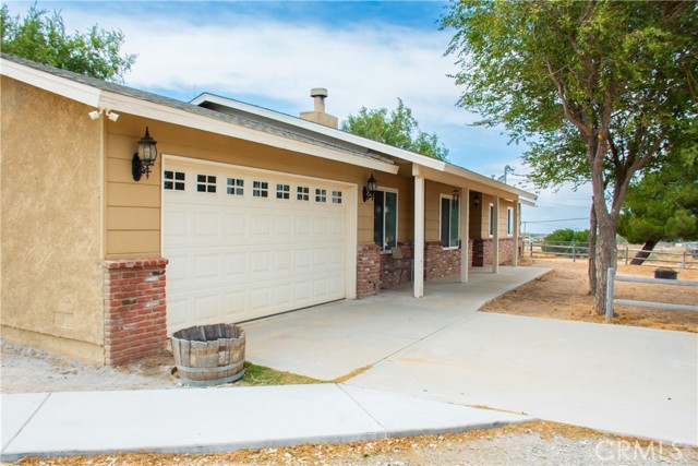 Detail Gallery Image 3 of 27 For 6591 Sundown Dr, Phelan,  CA 92371 - 3 Beds | 2 Baths