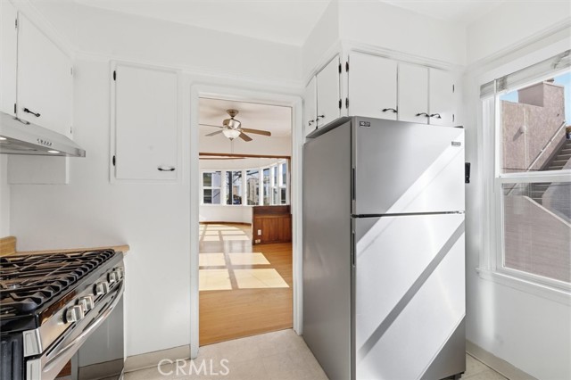 315 33rd, Manhattan Beach, California 90266, 2 Bedrooms Bedrooms, 0 ,2 BathroomsBathrooms,Residential,For Sale,33rd,0,SB26105539