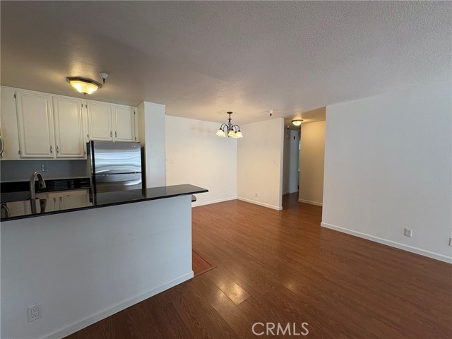 Detail Gallery Image 8 of 21 For 735 El Camino Real #102,  Burlingame,  CA 94010 - 2 Beds | 1 Baths