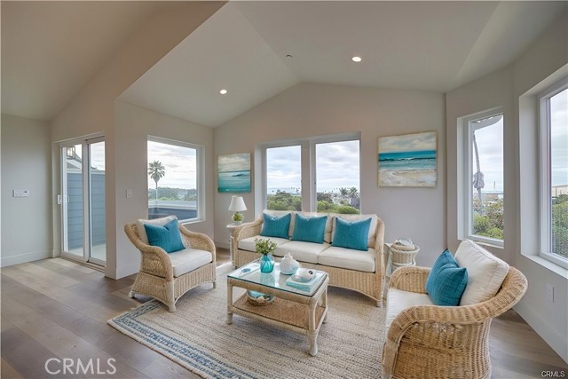 Detail Gallery Image 2 of 65 For 472 Hinds Ave, Pismo Beach,  CA 93449 - 3 Beds | 3 Baths