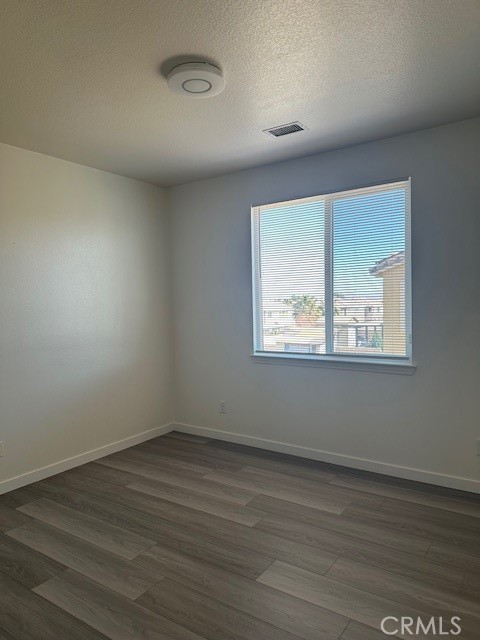 Detail Gallery Image 21 of 22 For 12336 Osprey, Victorville,  CA 92392 - 5 Beds | 3/1 Baths