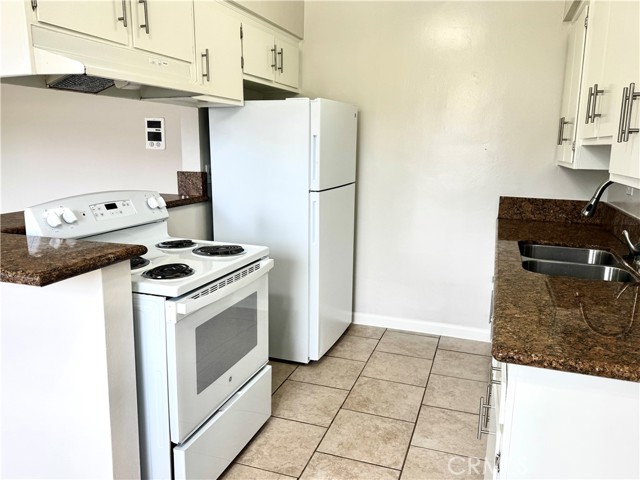 912 Gladys Avenue, Long Beach CA: https://media.crmls.org/medias/bd12d066-6b9f-415c-be87-f48d229e0d8c.jpg