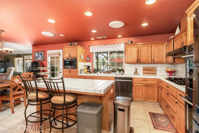 Detail Gallery Image 16 of 62 For 45740 Green Lake Ct, Coarsegold,  CA 93614 - 4 Beds | 3 Baths