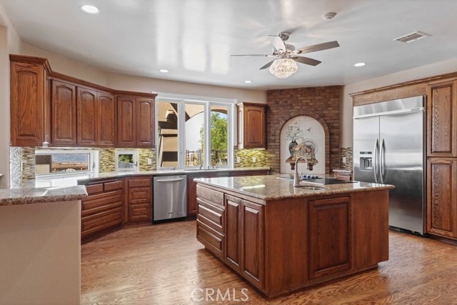 38075 Via Majorca, Murrieta CA: https://media.crmls.org/medias/bd136068-cd92-42f2-a445-cf9339621c7a.jpg