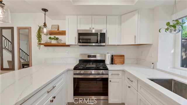 Detail Gallery Image 13 of 39 For 1761 Forum Way #D,  Corona,  CA 92881 - 3 Beds | 2/1 Baths