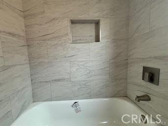 Detail Gallery Image 6 of 7 For 10719 Mona Bld, Los Angeles,  CA 90059 - 3 Beds | 2 Baths