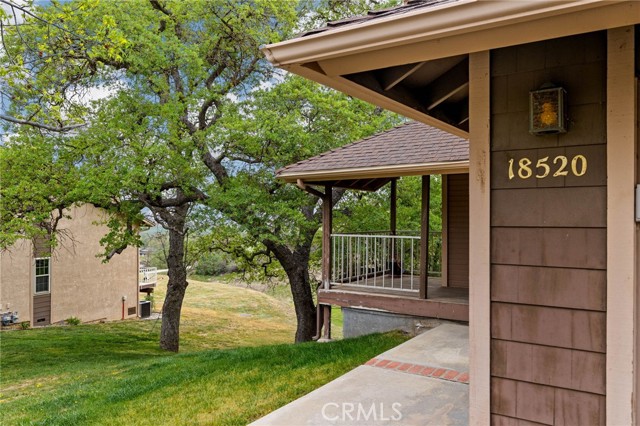 Detail Gallery Image 4 of 63 For 18520 Glenview Ct, Tehachapi,  CA 93561 - 3 Beds | 3/1 Baths